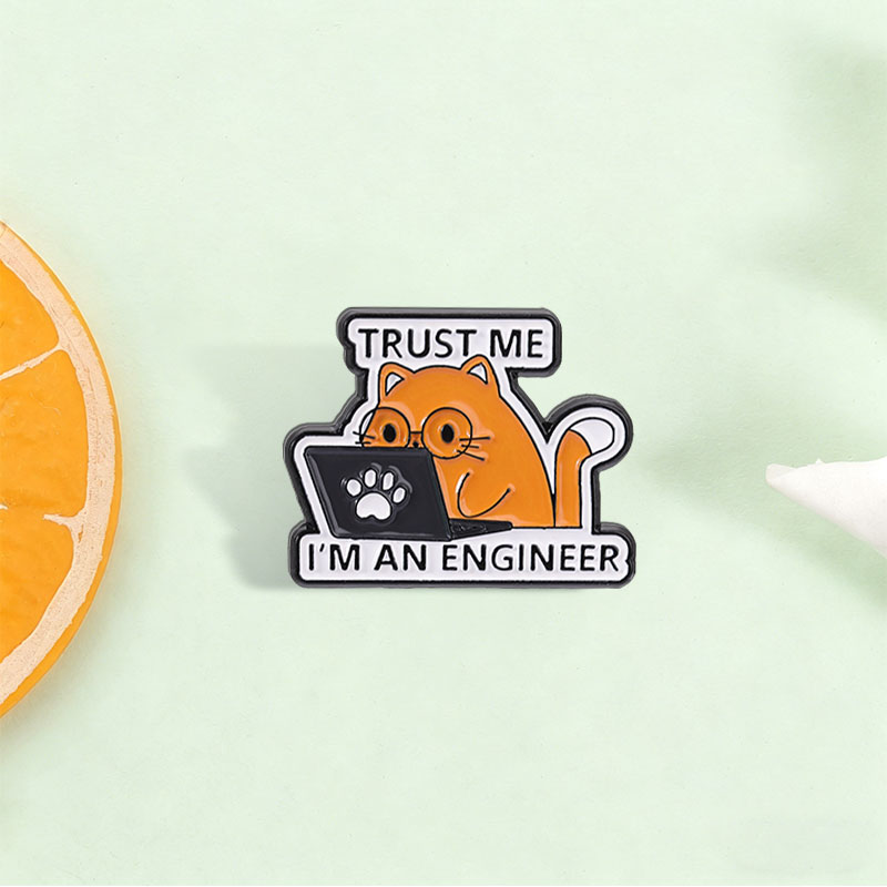 Laptop Accessories Design - Spilla smaltata con citazione 'I'm An